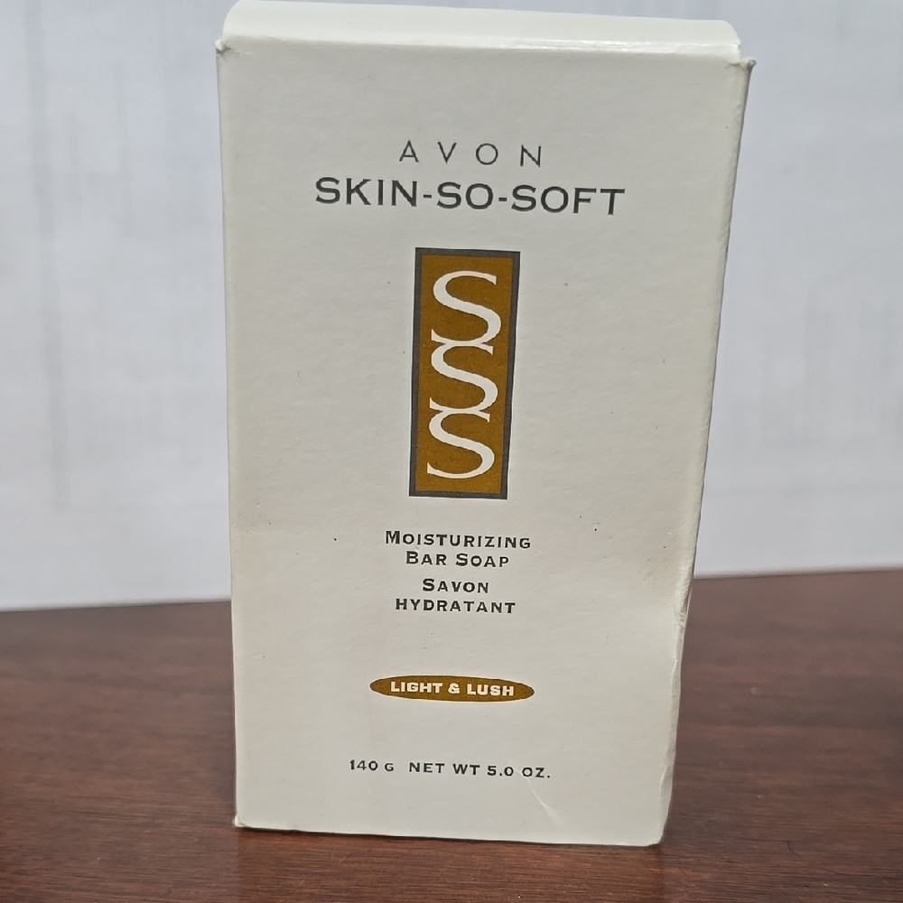 Avon White Cleanser & Exfoliant for Radiant Skin